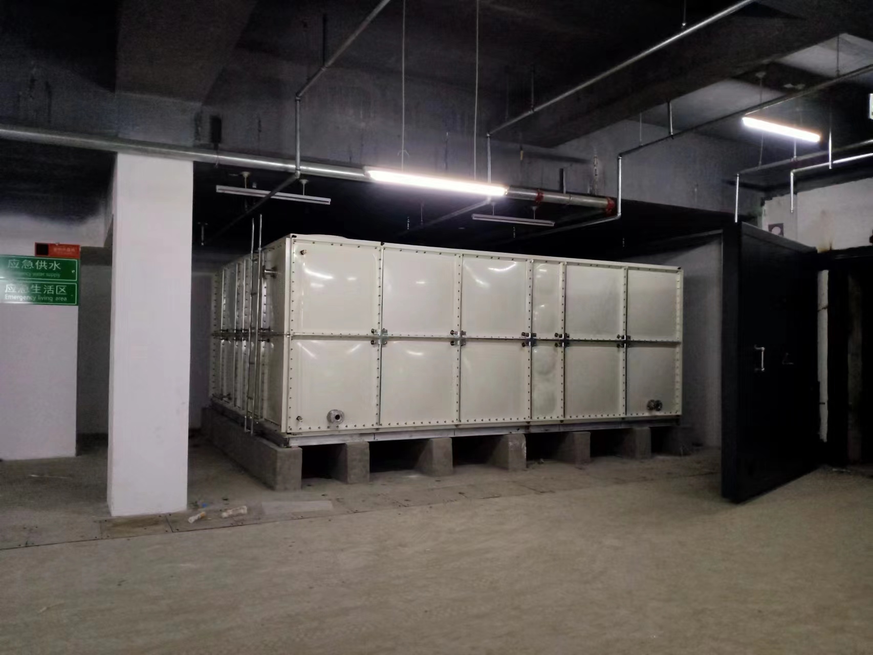 SMC玻璃鋼水箱結(jié)構(gòu)的材料性能？